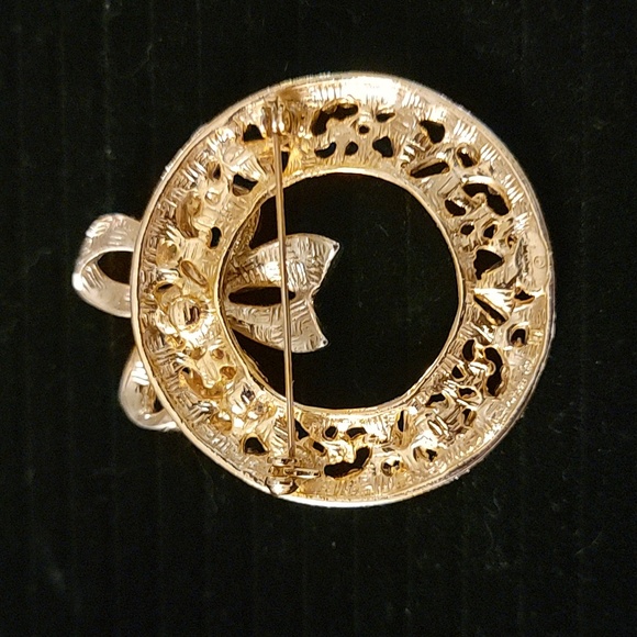 Vintage Danecraft Signed Gold Tone Christmas Wreath Brooch Pin Red Bow Holiday - Picture 6 of 16